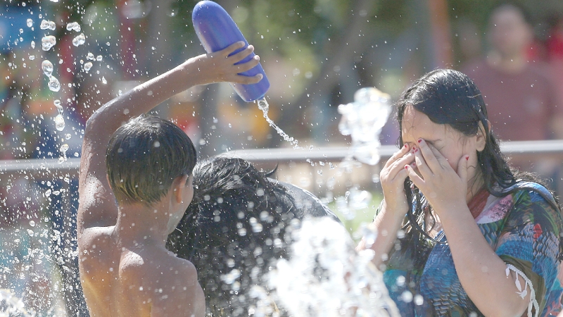 Gobierno reforzó llamado a no salir "entre las 10:00 y 17:00 horas" por el calor