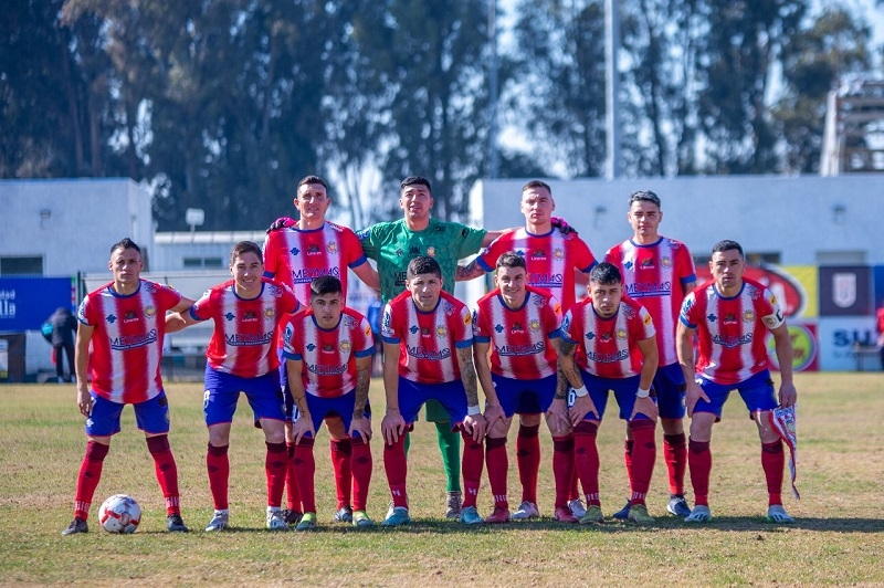 Al mediodía: Albirrojos van por el batatazo en el Chinquihue ante Puerto Montt 