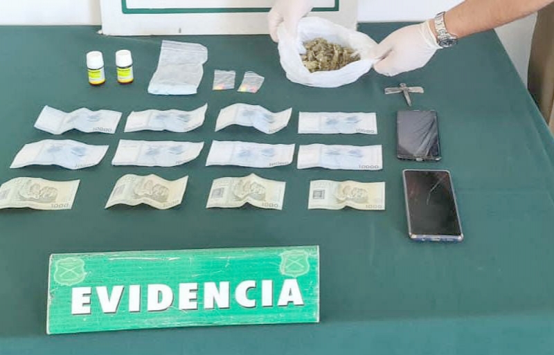 Carabineros detuvo a sujeto por microtráfico de drogas en Linares