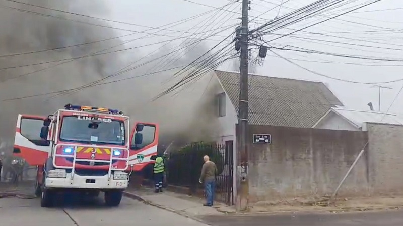 Linares: incendio declarado en casa habitación movilizó a Bomberos