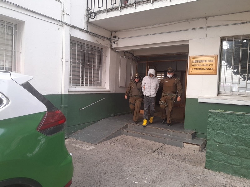 Carabineros detuvo a sujeto tras sustraer celular a menor de edad en plena vía pública en San Javier