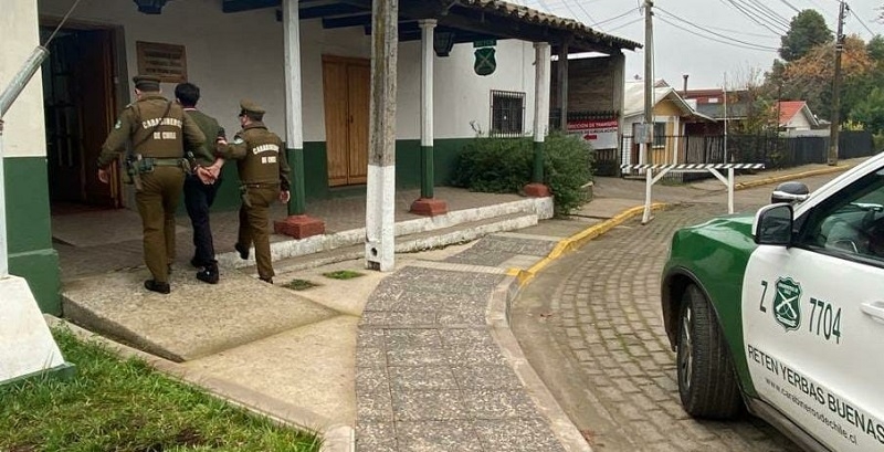 Linares: Carabineros detuvo a un sujeto por robo de un vehículo, homicidio frustrado a funcionario policial de servicio y daños