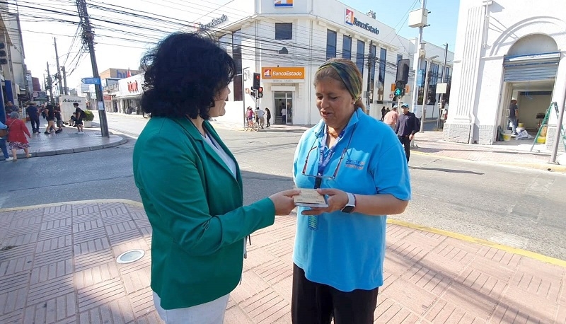 Linares: autoridades entregaron Guía de Beneficios, Derechos y Garantías Sociales