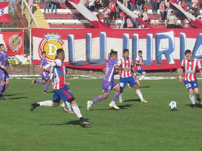 Albirrojos esperan aguar la fiesta a Lautaro en su nueva cancha sintética 