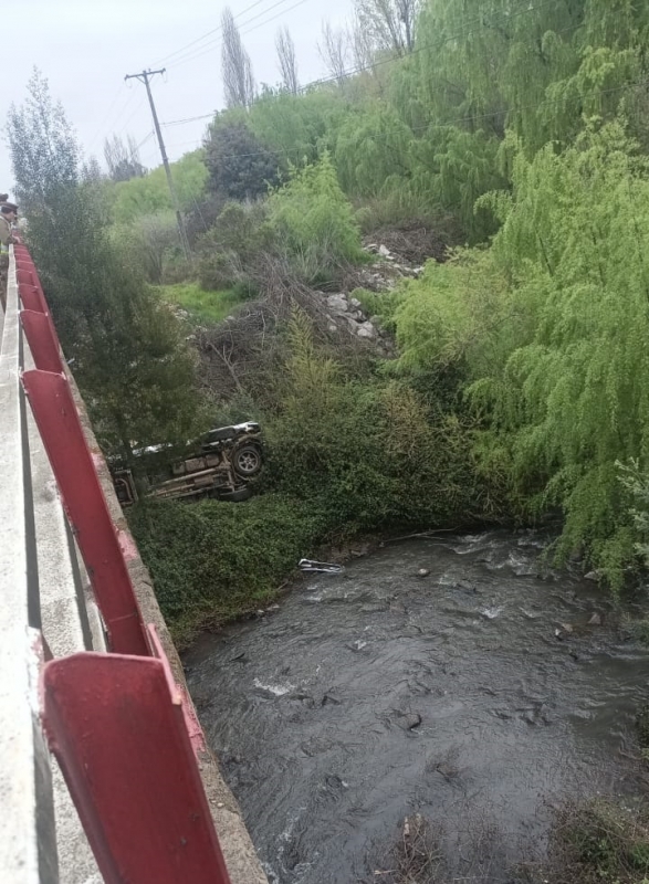 Linares: un lesionado en volcamiento de vehículo en ruta 5 sur