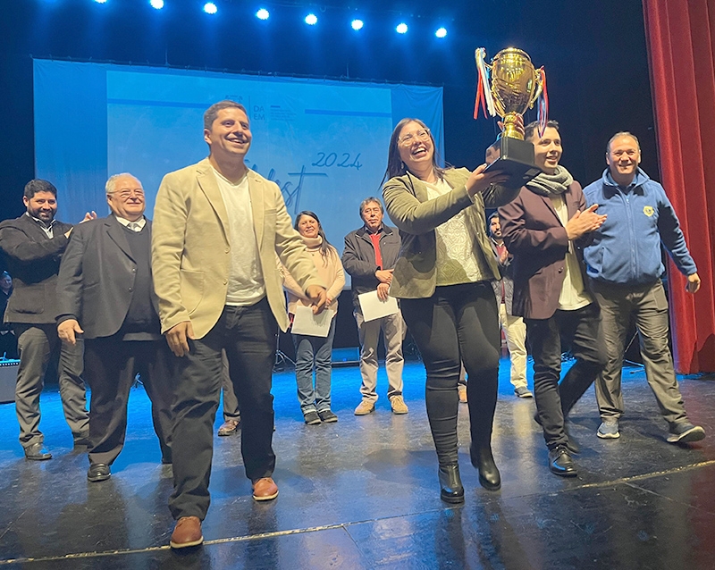 En Linares: Departamento de Educación Municipal realizó Festival estudiantil de profesores y asistentes de la educación