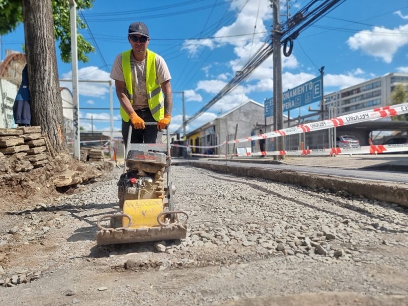 Linares inicia trabajos para reparar baches y reforzar demarcaciones 