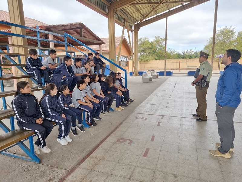 San Javier: Carabineros educa a brigadistas escolares para aportar en conciencia sobre la seguridad vial