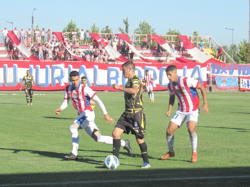 Albirrojos quieren seguir con la paternidad ante Deportes Valdivia en el Tucapel Bustamante Lastra 