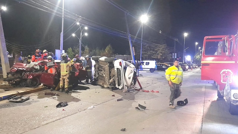 Linares: una persona fallecida en colisión de vehículos en Avenida León Bustos