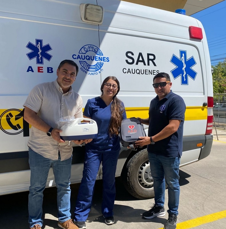 Servicio de Salud de Cauquenes recibe equipamiento médico de emergencia para sus ambulancias