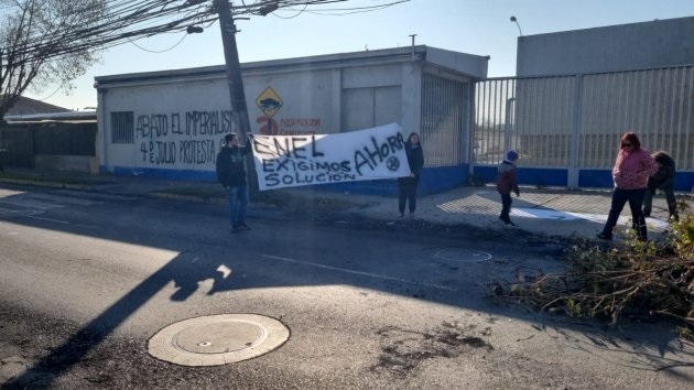 Protestas en diversas regiones del país por extenso corte de luz