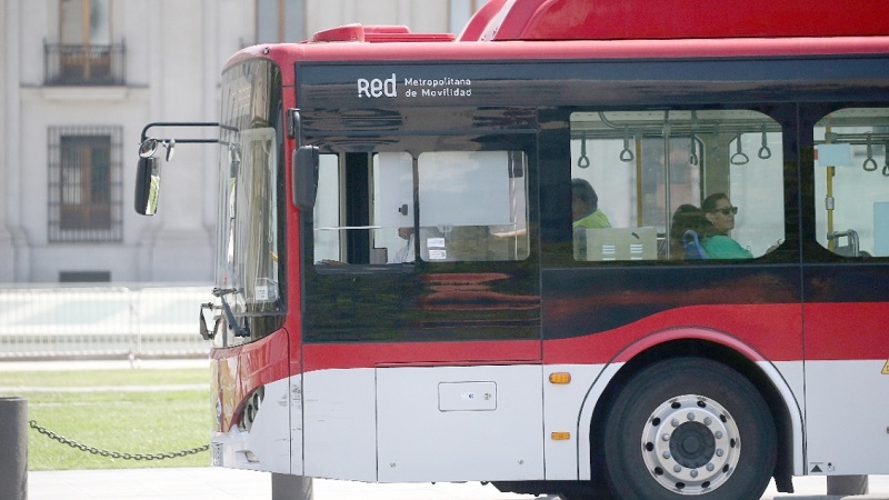 Tarifas del transporte público en Santiago subirán por tercera vez en el año