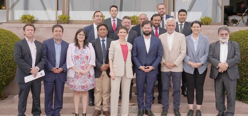 Presidente Gabriel Boric encabezó reunión con gobernadores regionales en Cerro Castillo