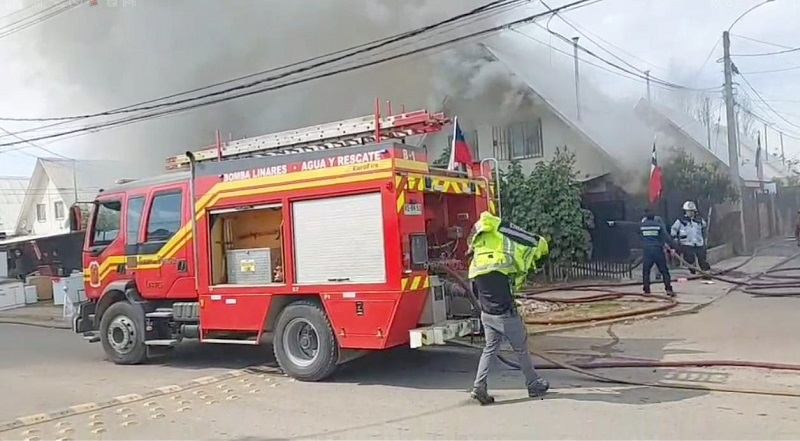 Linares: Incendio movilizó a bomberos hasta sector Villa Camus 5