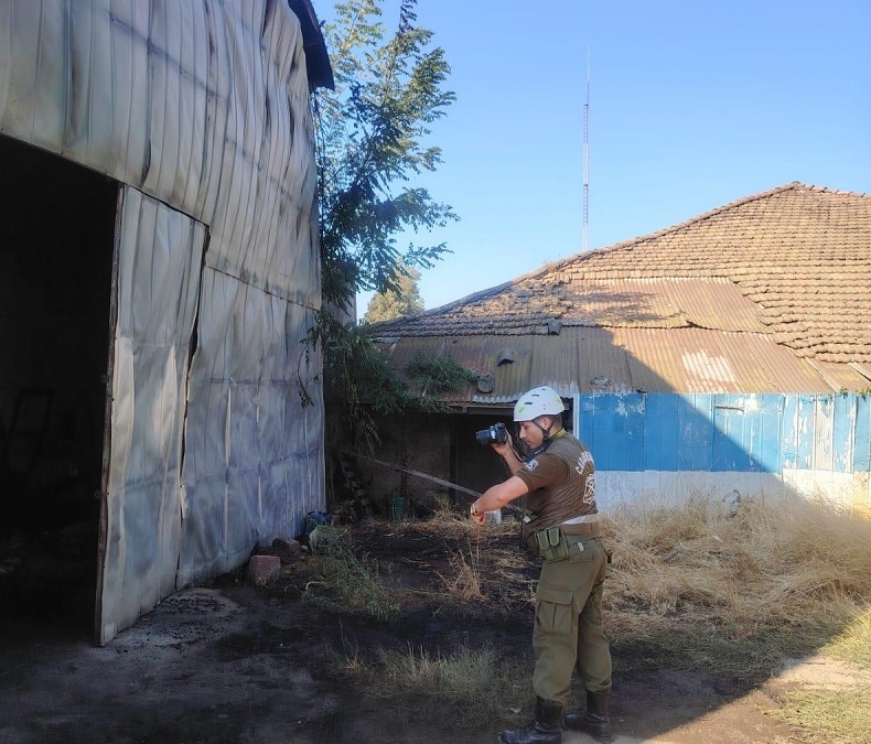 Labocar investiga causa de incendio estructural en la comuna de Retiro