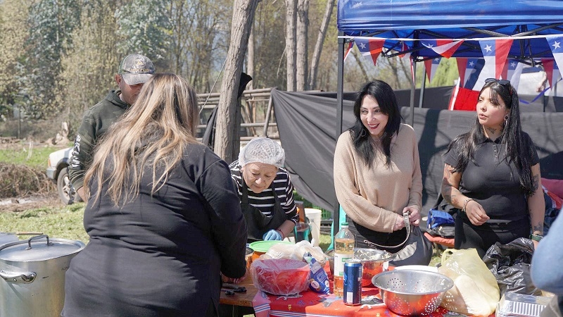 Entre ollas, parrillas y emprendimientos se disfruta la Fiesta de la Prieta en Teno