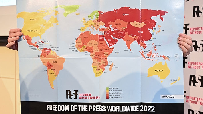 Chile baja 28 puestos en ranking mundial de libertad de prensa: Situación es catalogada de "problemática"