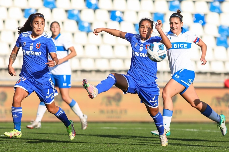 Ya era hora:  Fútbol Femenino comienza a ver la luz en su camino al profesionalismo 