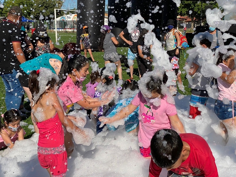 Más de mil niños y sus familias disfrutaron de la fiesta de navidad en el estadio de San Javier