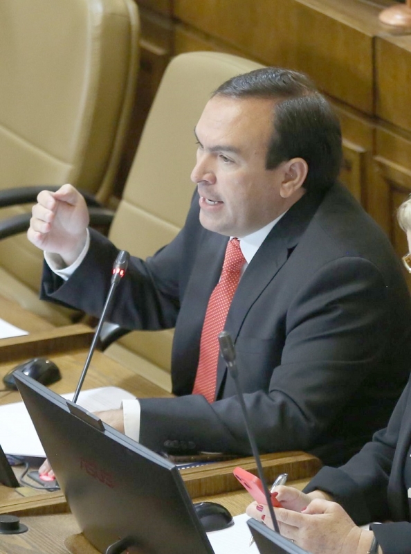 Diputados UDI solicitan al Gobierno reforma para financiar educación escolar y superior de hijos de mártires de Carabineros