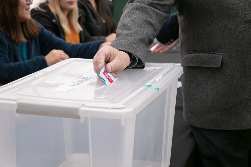 Reforma al sistema político y electoral queda con su discusión pendiente