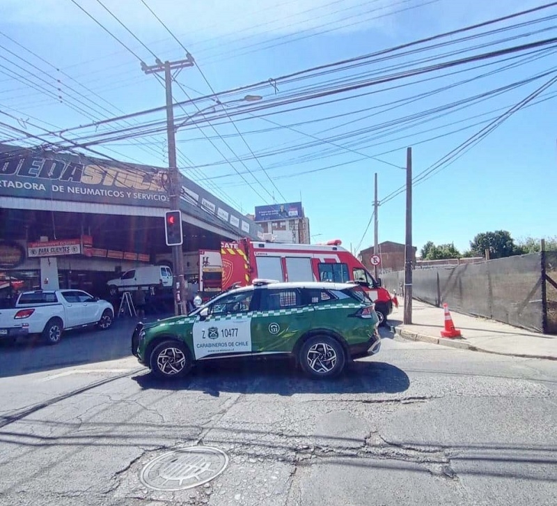 Colisión de vehículos dejó 2 lesionados en sector céntrico de Linares