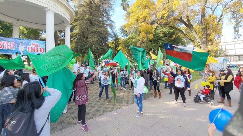 Familias de casos emblemáticos en Linares se reunieron exigiendo justicia