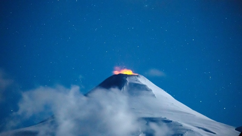 Pucón y Villarrica retornan a clases tras suspensión por alerta de volcán