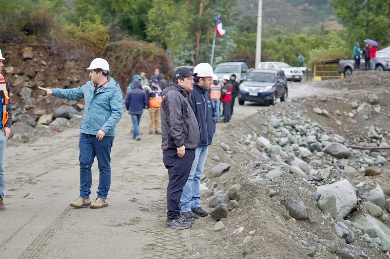 Linares: autoridades se reúnen con vecinos de Chupallar para detallar medidas preventivas