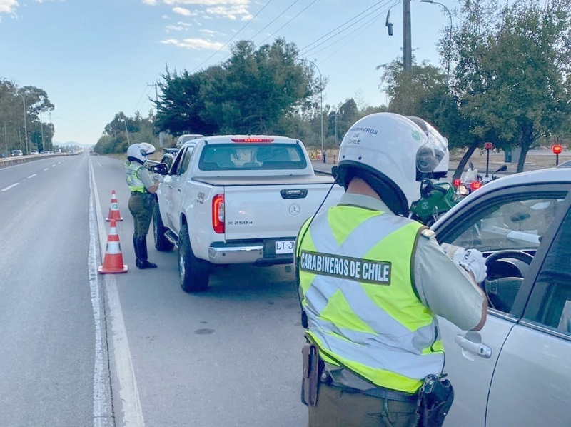 Carabineros de la SIAT Maule entrega recomendaciones por recambio de veraneantes