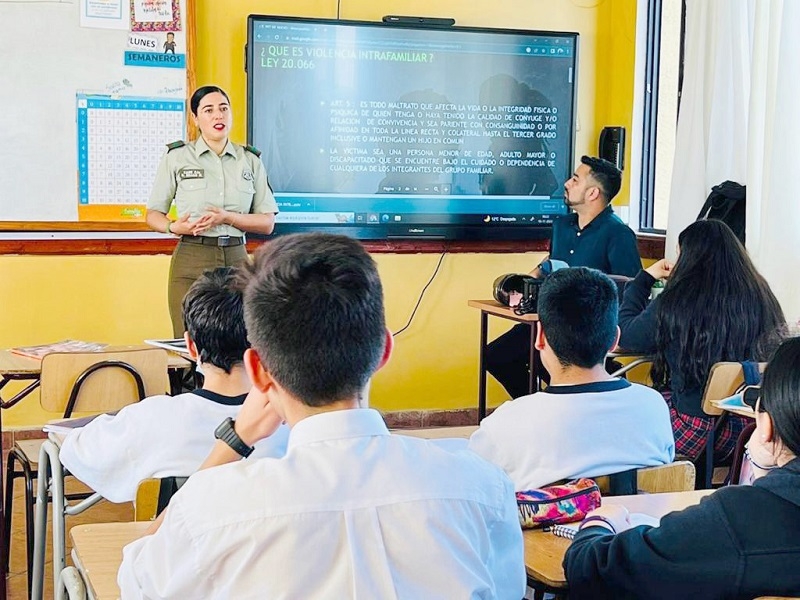 12 de marzo Día Contra el Ciberacoso Escolar: Carabineros explica qué es, la prevención y la entrega de ayuda