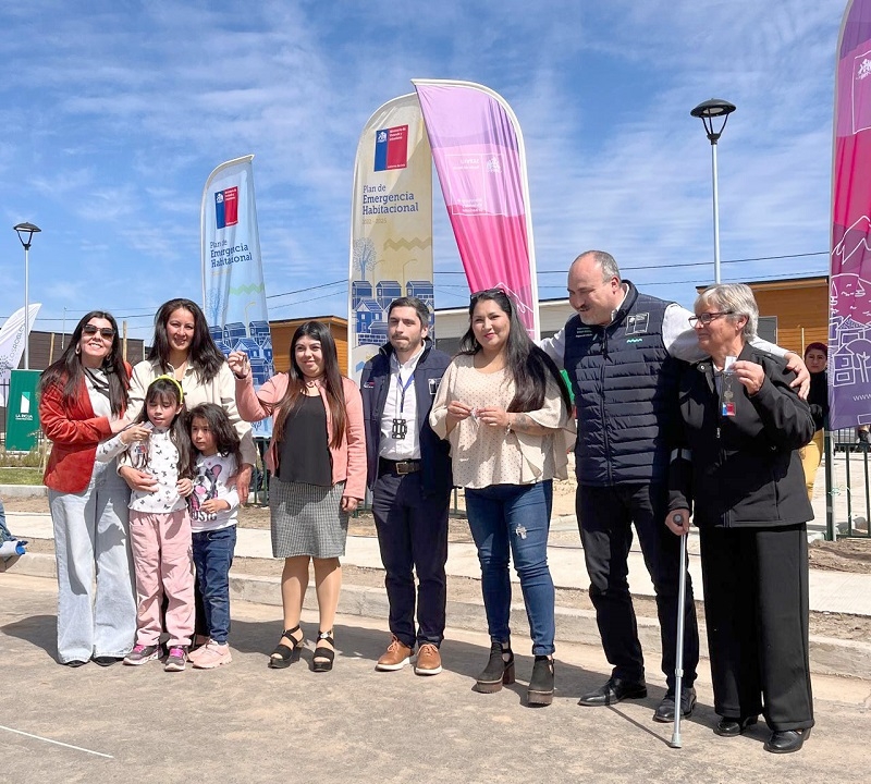 130 familias de la comuna de San Javier recibieron su casa propia