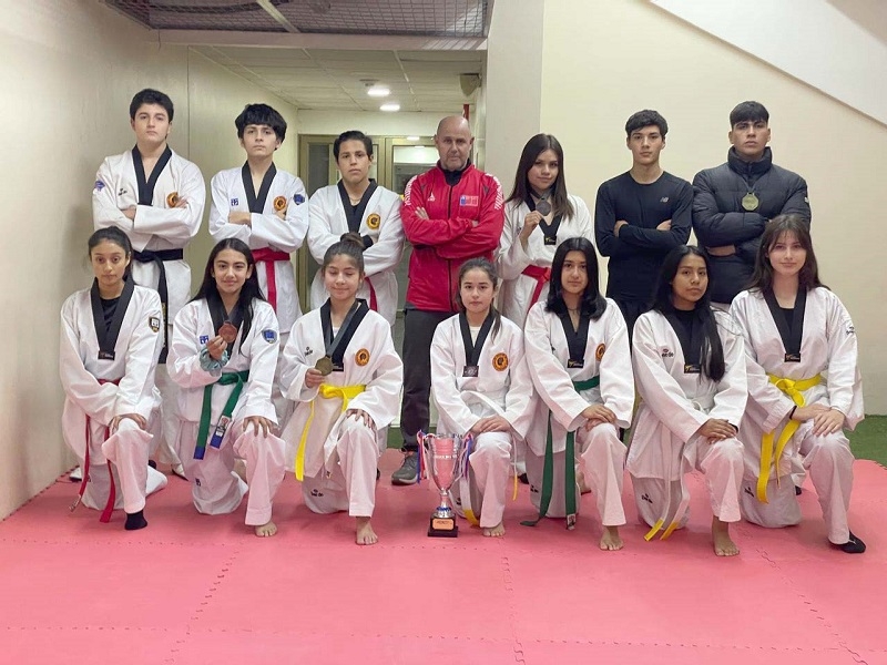 Taekwondistas talquinos de taller IND  destacaron en competencia a nivel país 