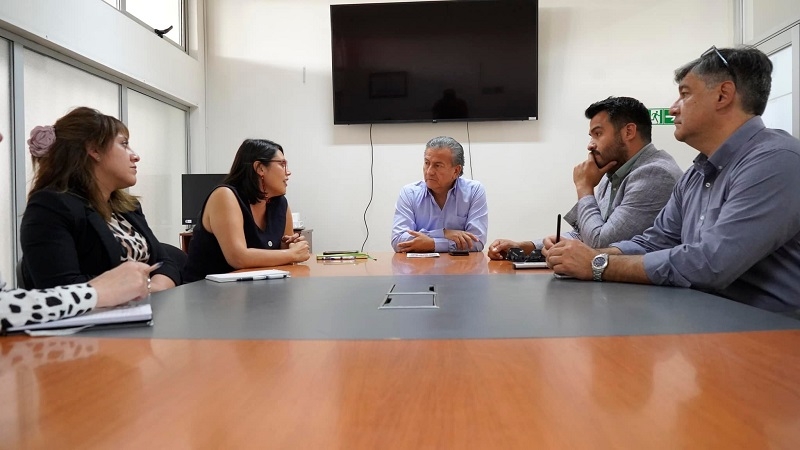 Subdere Maule y Seremi de Gobierno realizan reunión de trabajo con el municipio de San Javier