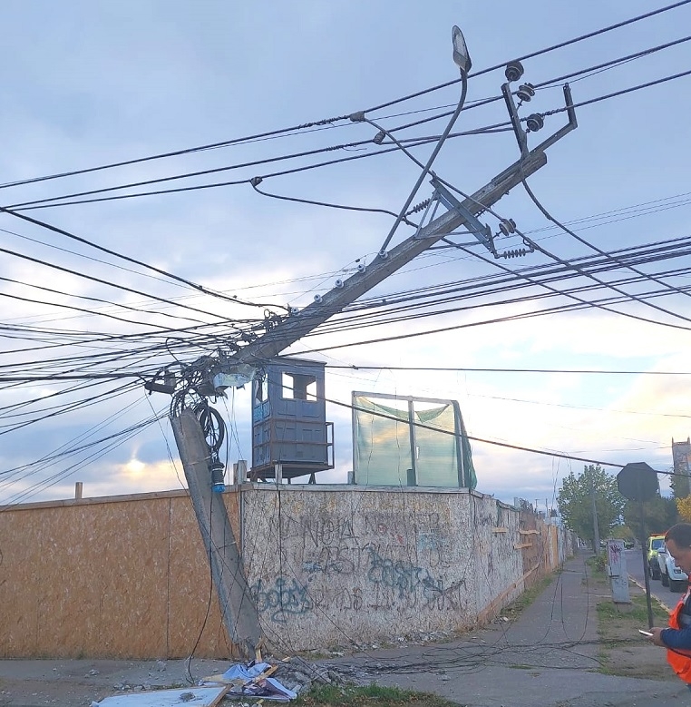 CGE reportó más de 2.600 postes chocados y 10 accidentes diarios al tercer trimestre del año