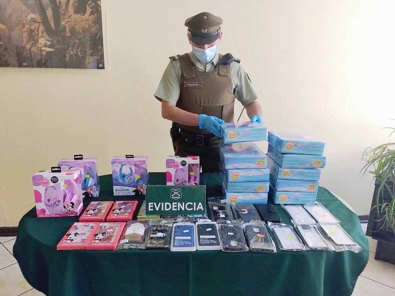 San Javier: Carabineros detuvo a 2 sujetos por sustraer productos desde locales comerciales