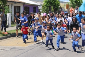 Colegio Margot Loyola de Linares realizó Corrida Familiar