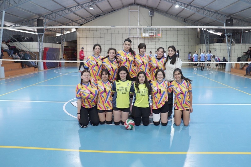 Liga Escolar de Vóleibol Femenina tuvo su lanzamiento en el Colegio Manuel Larraín