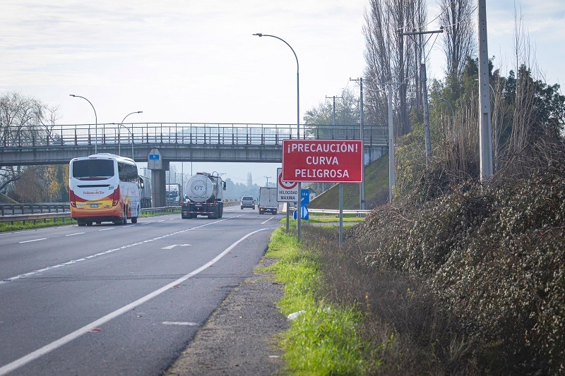 San Javier: instalan señalética en peligroso Cruce Las Rosas