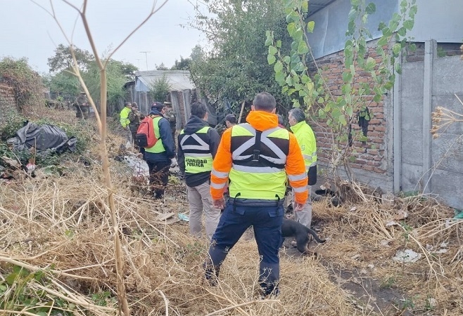 Linares: desalojan sitios eriazos denunciados por vecinos como puntos de inseguridad