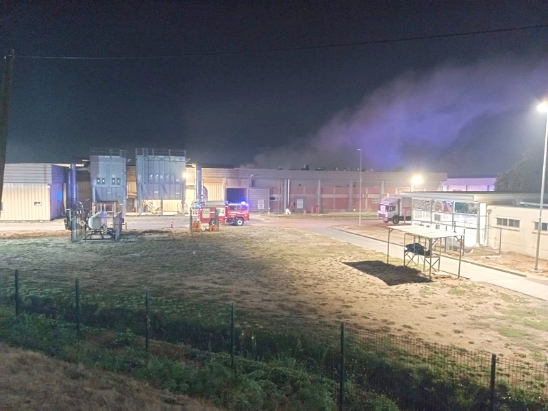 Retiro: llamado por incendio movilizó a bomberos hasta empresa fabricante de fósforos