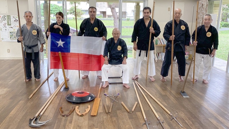 KARATE DE LINARES EN OKINAWA.- 