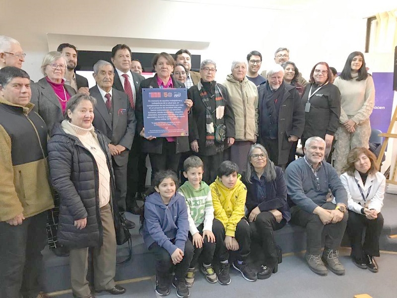 Con placas conmemorativas reconocen a funcionarios de la salud víctimas de la Dictadura Cívico-Militar