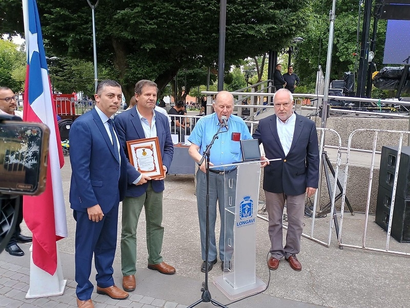 Longaví conmemoró su Aniversario 86 destacando a diferentes personalidades que han contribuido a la comuna