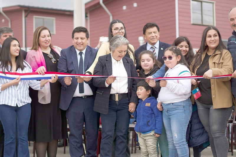 Ministra del Trabajo y Previsión Social Jeannette Jara participa en la entrega de 268 viviendas en Cauquenes