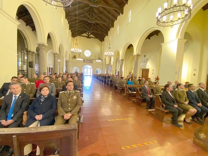  Oficiaron misa por  Aniversario de Carabineros en la Catedral de Linares