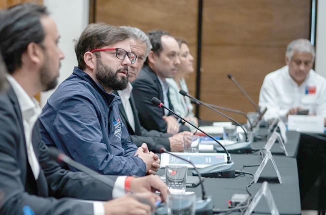 Encuesta CADEM: 33% aprueba y 59% desaprueba la gestión del Presidente Boric