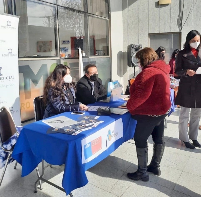 Juzgado de Letras y familia de San Javier participa en plaza ciudadana