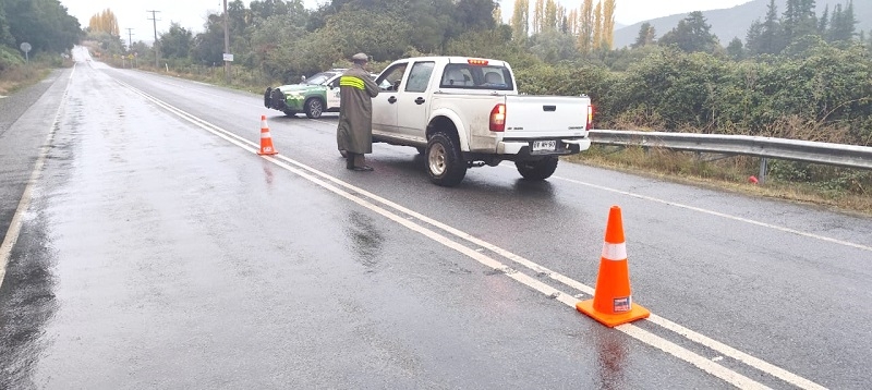 Carabineros de la Prefectura de Linares entrega recomendaciones para evitar accidentes viales durante los días de lluvia